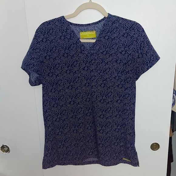 Lauderdale by UA printed scrub top size small - Picture 1 of 3